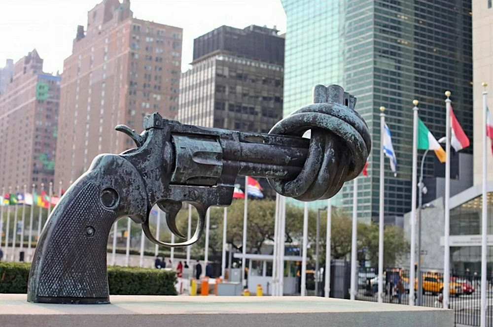 Статуя ООН В Нью-Йорке