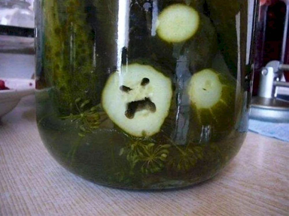 Страшный огурец