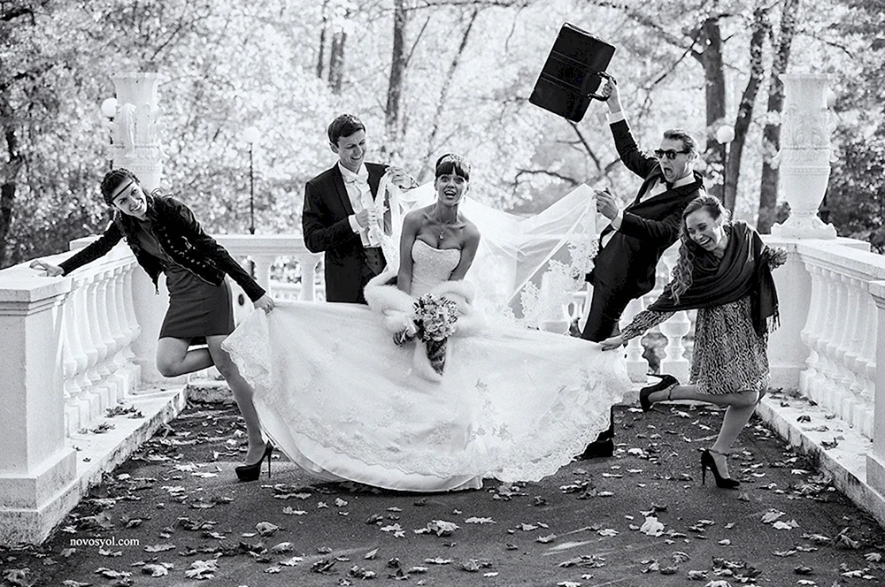 Свадебная фотосессия ретро черно белая