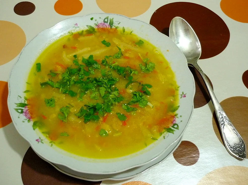 Тарелка с гороховым супом