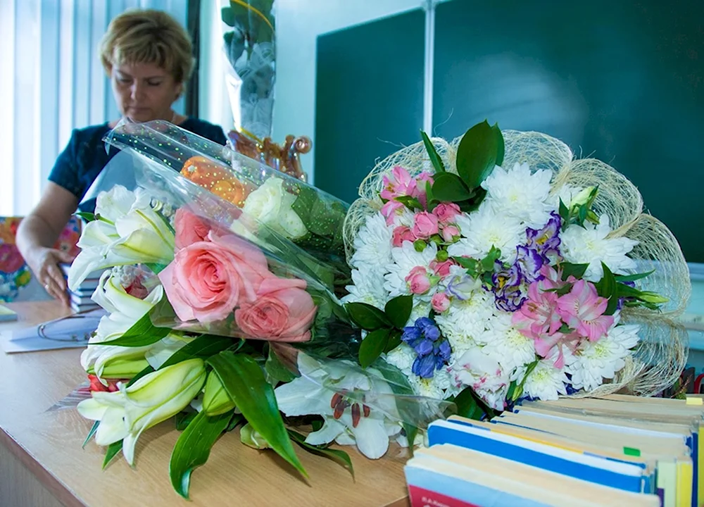 Цветы учителю