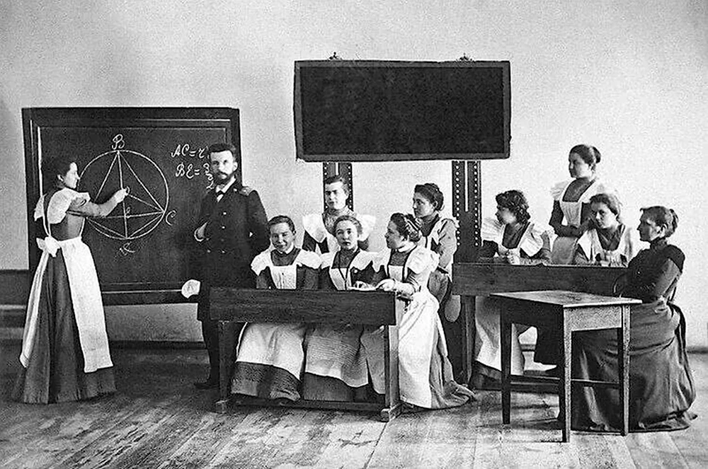 Учитель гимназии 19 века в России