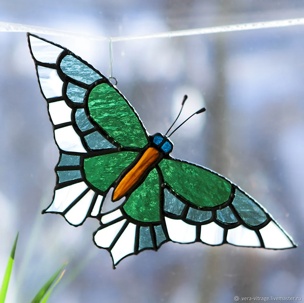 Витраж бабочка