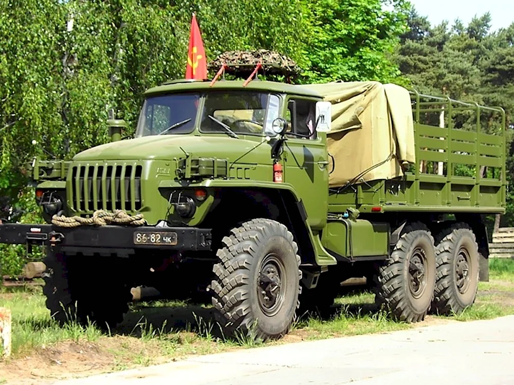 Военный автомобиль Урал 4320