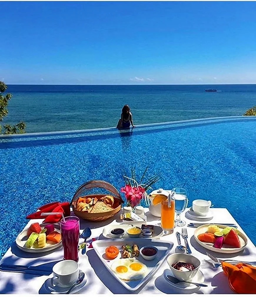 Завтрак у моря