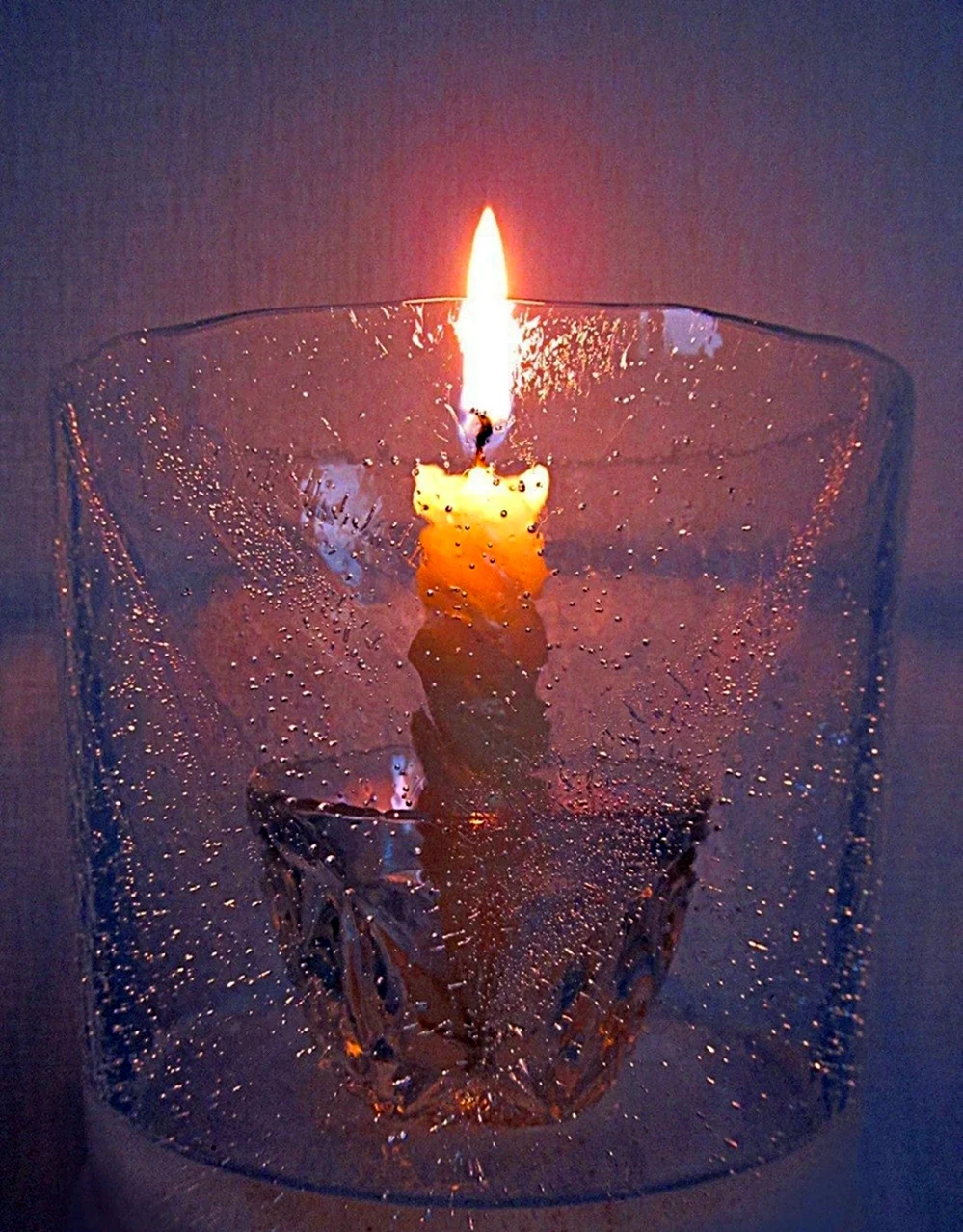 Зажженная свеча