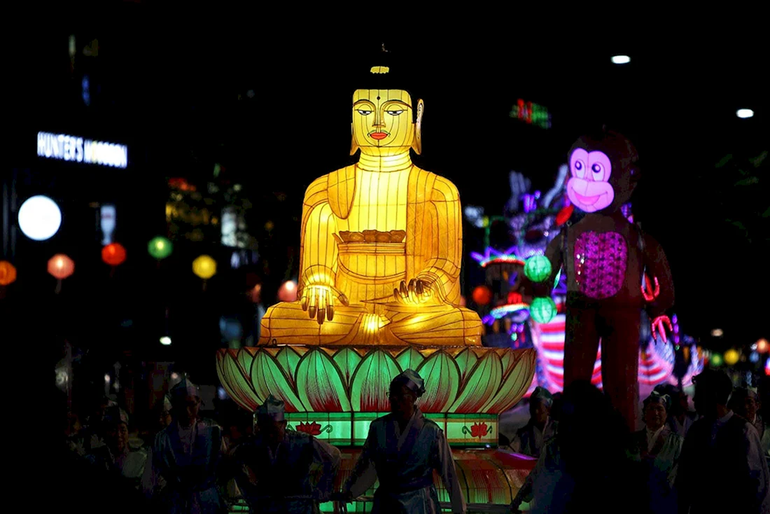 10 Мая - день рождения Будды в Южной Корее.