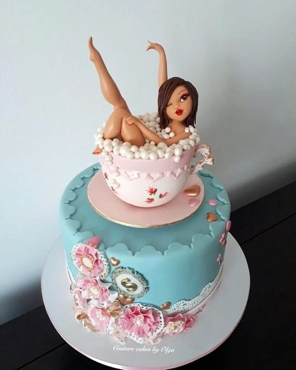 Необычный торт для женщины