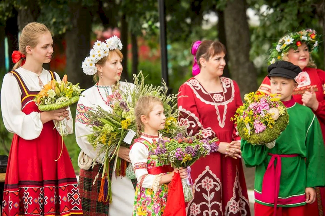 Народы украины и белоруссии. День дружбы и единения славян. Славянские народы. Дружба славянских народов. Славянская культура.