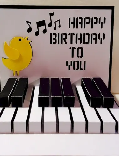 С днем рождения пианисту